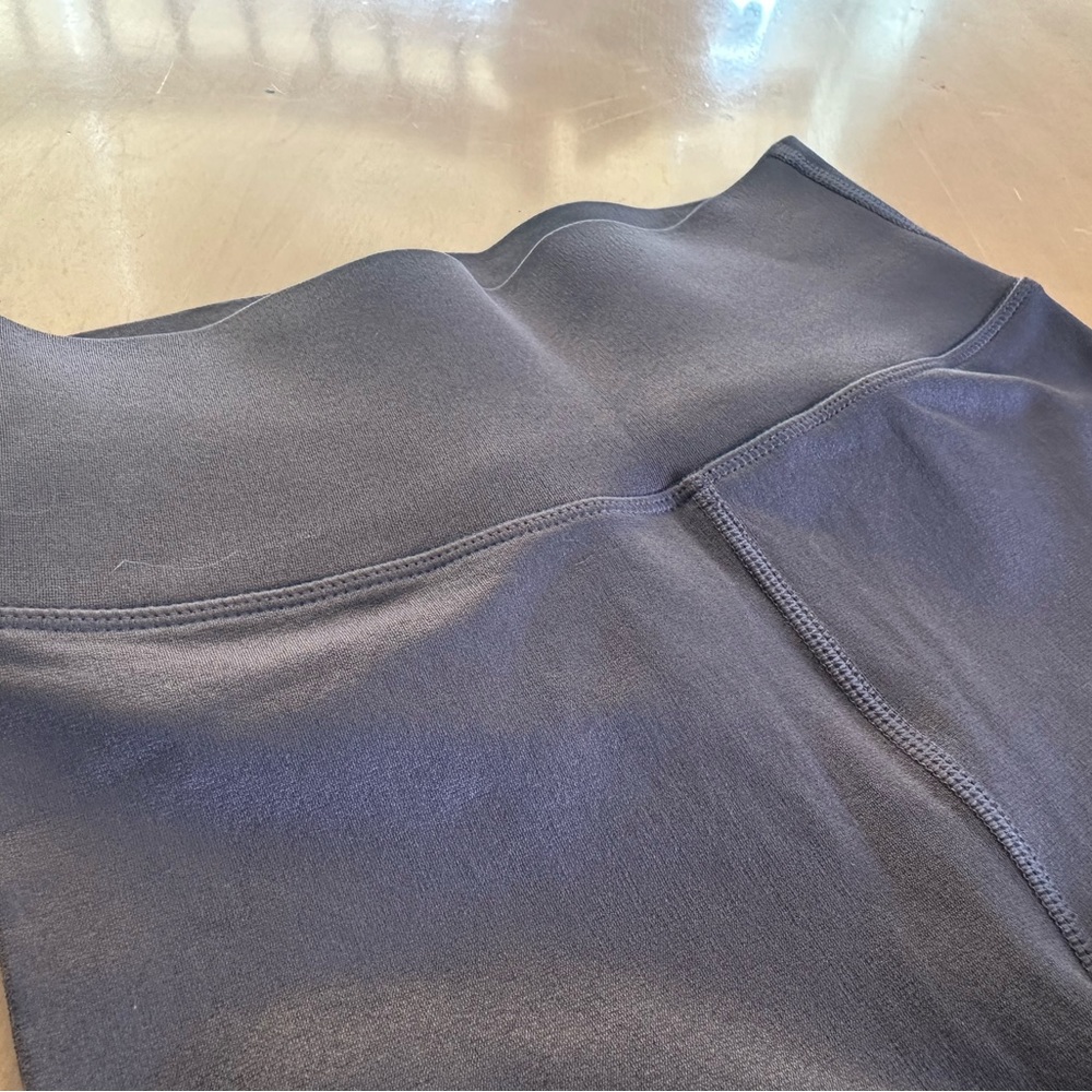 Pants 💜🤍 - Picture 9 of 15